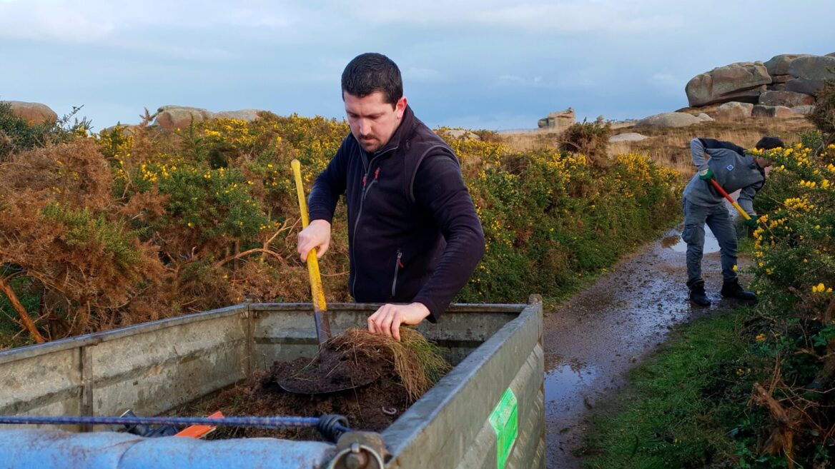 Entretien du sentier à Perros-Guirec
