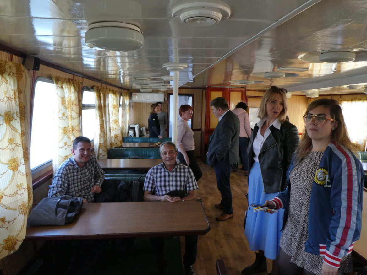 visite en bateau du littoral de Marioupol